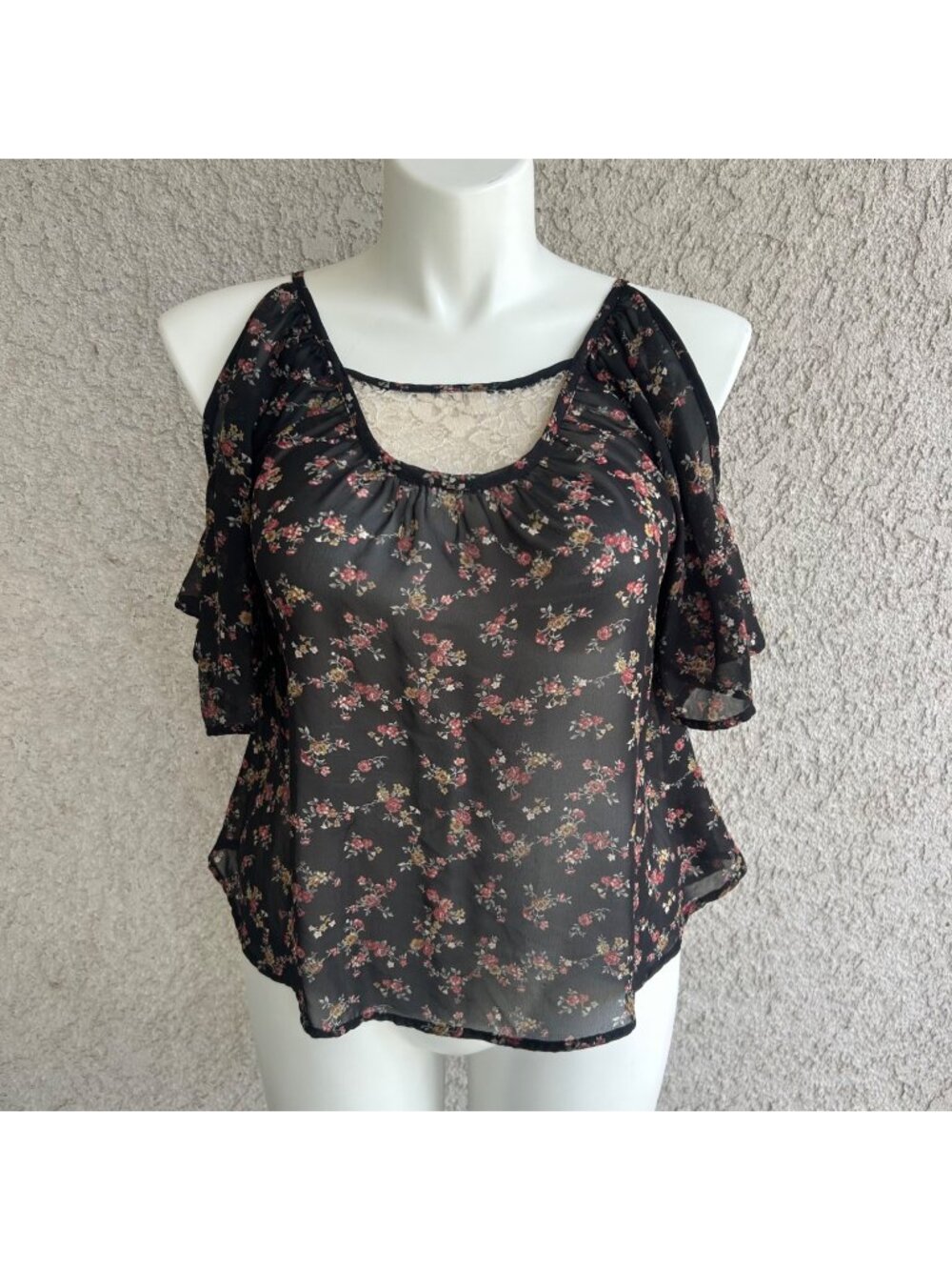Full Tilt Womens Flowy Top Boho Whimsical Floral Print - Medium